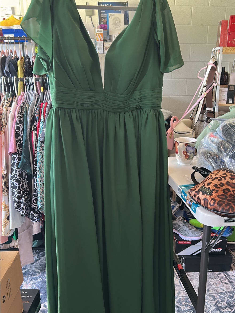 Elegant Deep Green V-Neck Maxi Dress